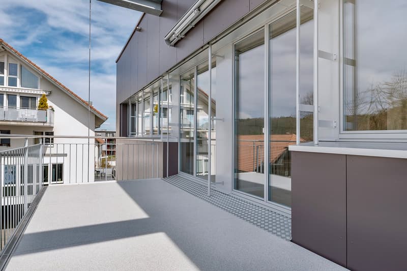 Riesige, ruhige 3.5-Zimmer-Loftwohnung (154m2) im Herzen von Laupen (6)