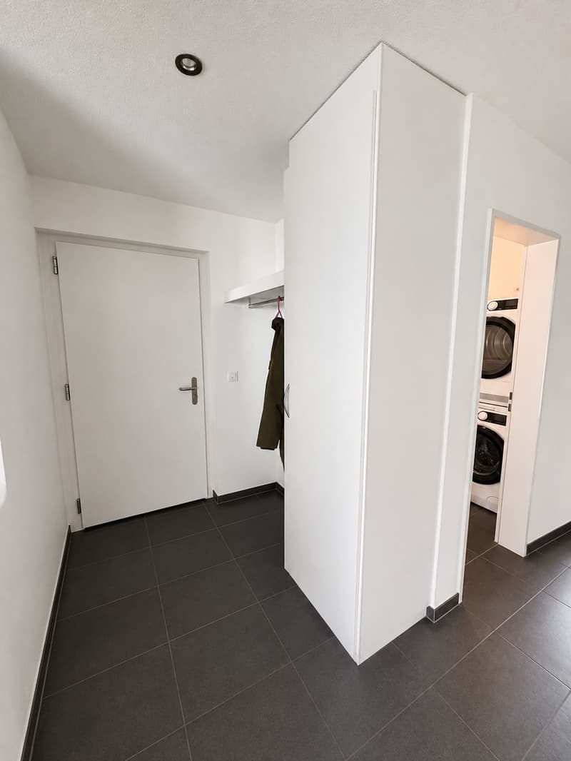 Schöne 4 1/2 Zimmer Wohnung zu vermieten (2)