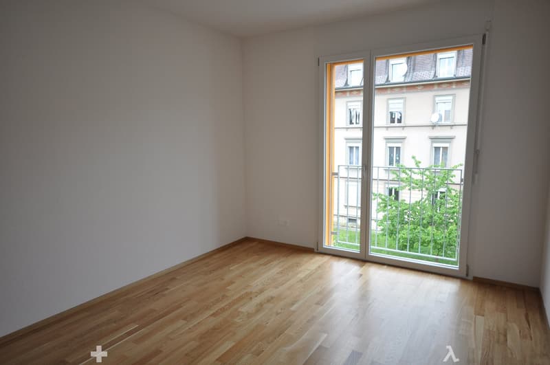 Helle 4.5-Zimmerwohnung mit Balkon in der Nähe des Stadtzentrums (6)