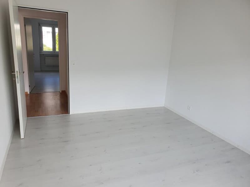 Charmante 3.5-Zimmer-Wohnung mit Bergblick in Sonceboz-Sombeval (4)