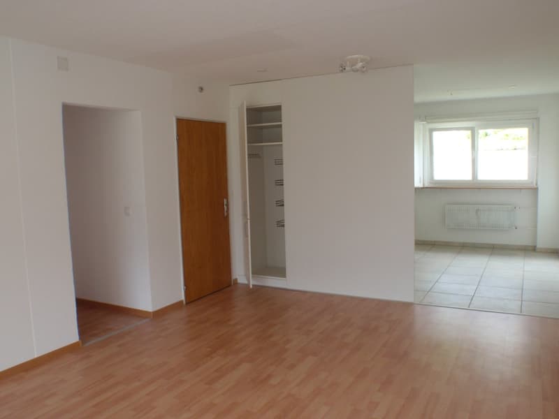Charmante 3.5-Zimmer-Wohnung mit Bergblick in Sonceboz-Sombeval (8)