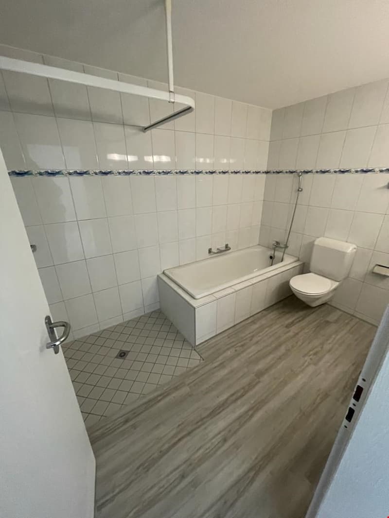 Charmante 3.5-Zimmer-Wohnung in Ins mit Balkon (10)