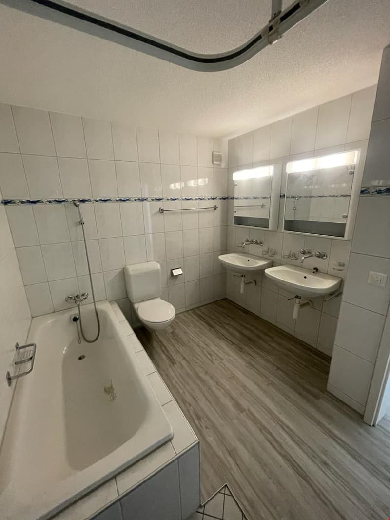 Charmante 3.5-Zimmer-Wohnung in Ins mit Balkon (9)