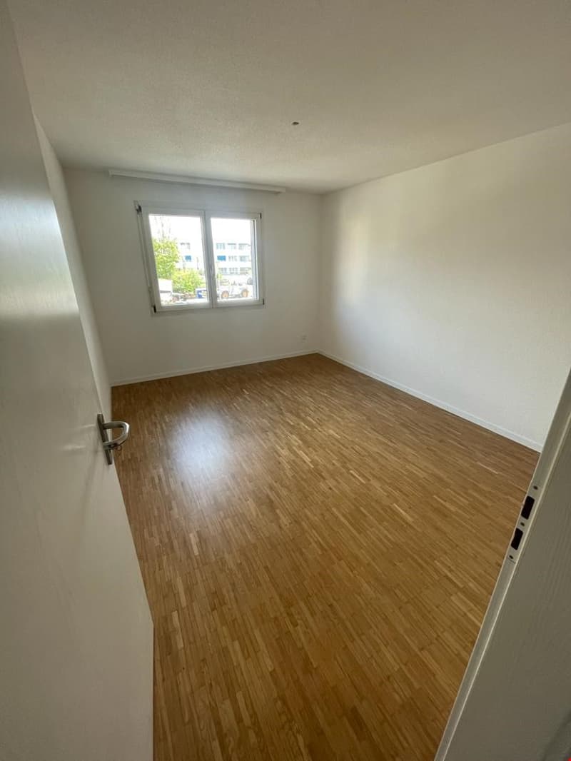 Charmante 3.5-Zimmer-Wohnung in Ins mit Balkon (11)