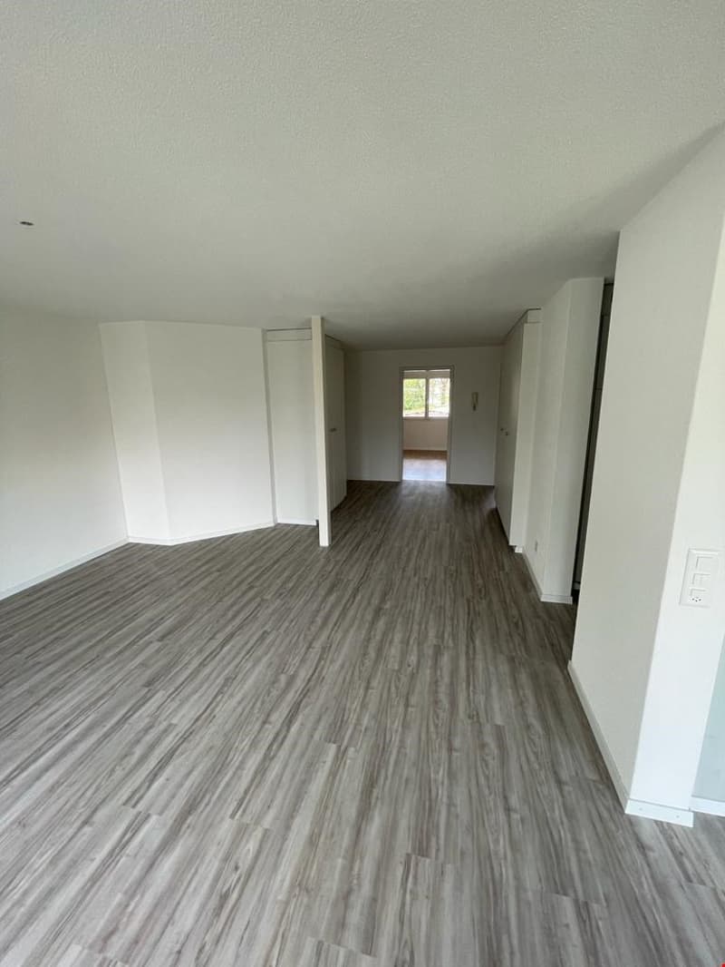 Charmante 3.5-Zimmer-Wohnung in Ins mit Balkon (7)