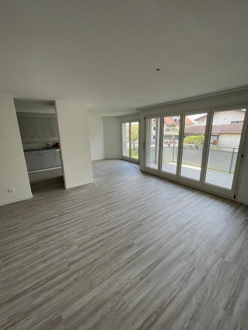 Charmante 3.5-Zimmer-Wohnung in Ins mit Balkon (8)