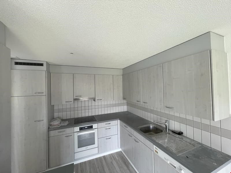 Charmante 3.5-Zimmer-Wohnung in Ins mit Balkon (4)