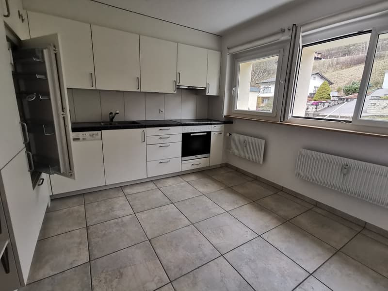 Charmante 3.5-Zimmer-Wohnung mit Bergblick in Sonceboz-Sombeval (1)