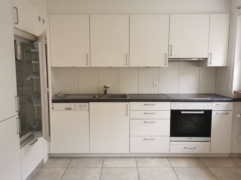 Charmante 3.5-Zimmer-Wohnung mit Bergblick in Sonceboz-Sombeval (2)