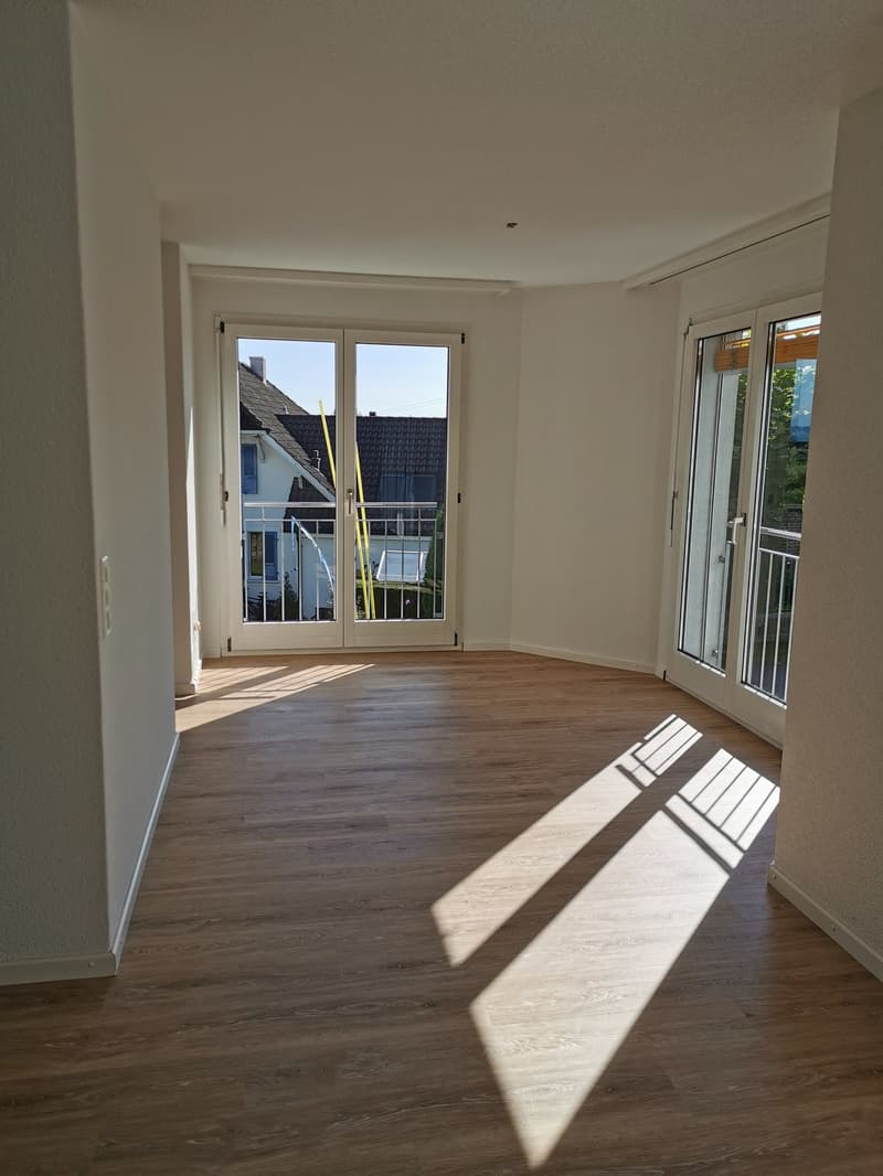 Gemütliche 4.5-Zimmer-Wohnung mit Balkon in Ins (7)