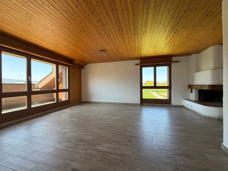 Charmante 2.5-Zimmer-Wohnung mit Bergblick in Thun (4)