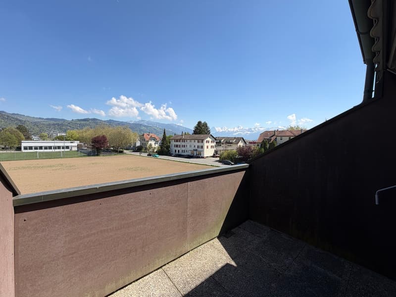 Charmante 2.5-Zimmer-Wohnung mit Bergblick in Thun (10)