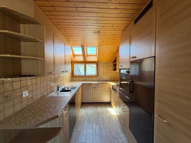 Charmante 2.5-Zimmer-Wohnung mit Bergblick in Thun (5)