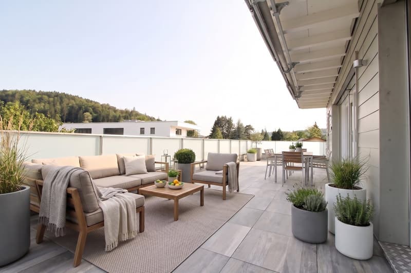 3.5-Zimmer mit grosser Terrasse und Ausblick ins Grüne (1)