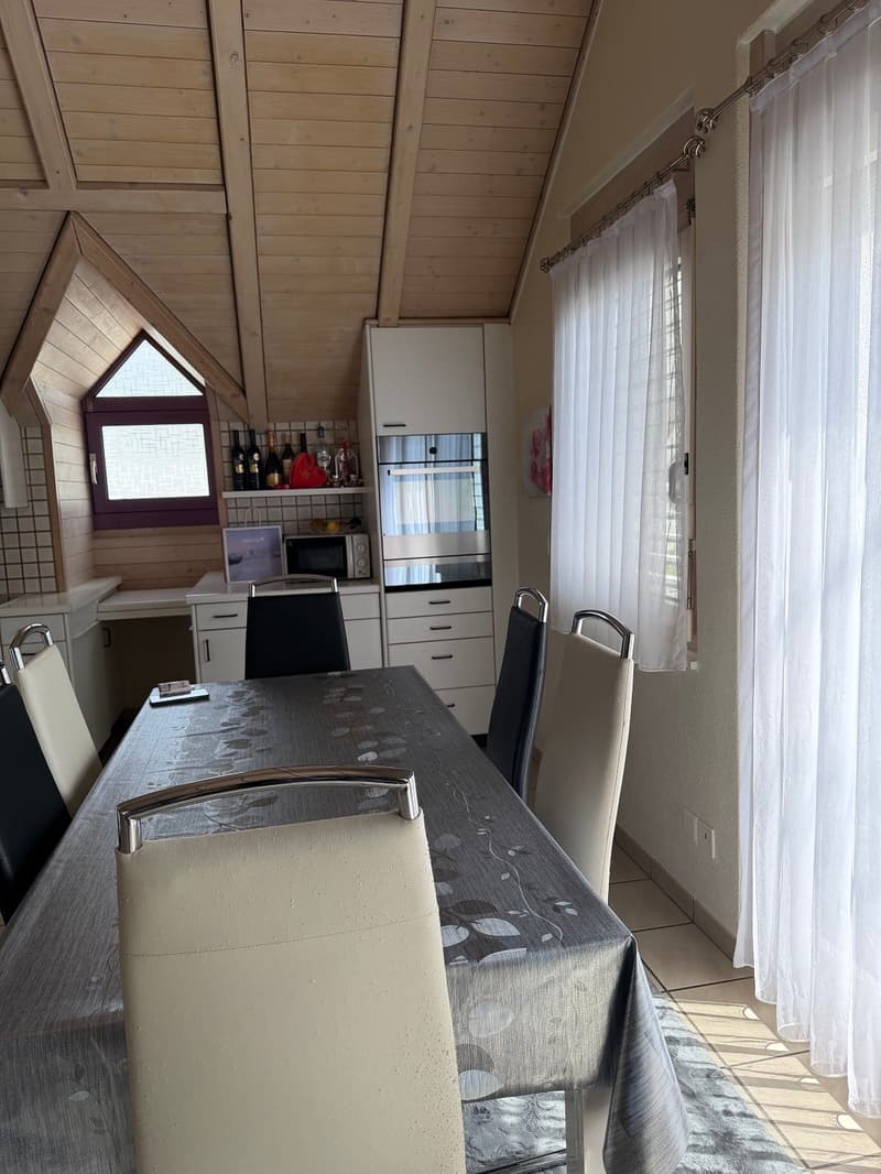 Grosszügige 4.5-Zimmer-Dachwohnung mit Bergblick in Tafers (7)