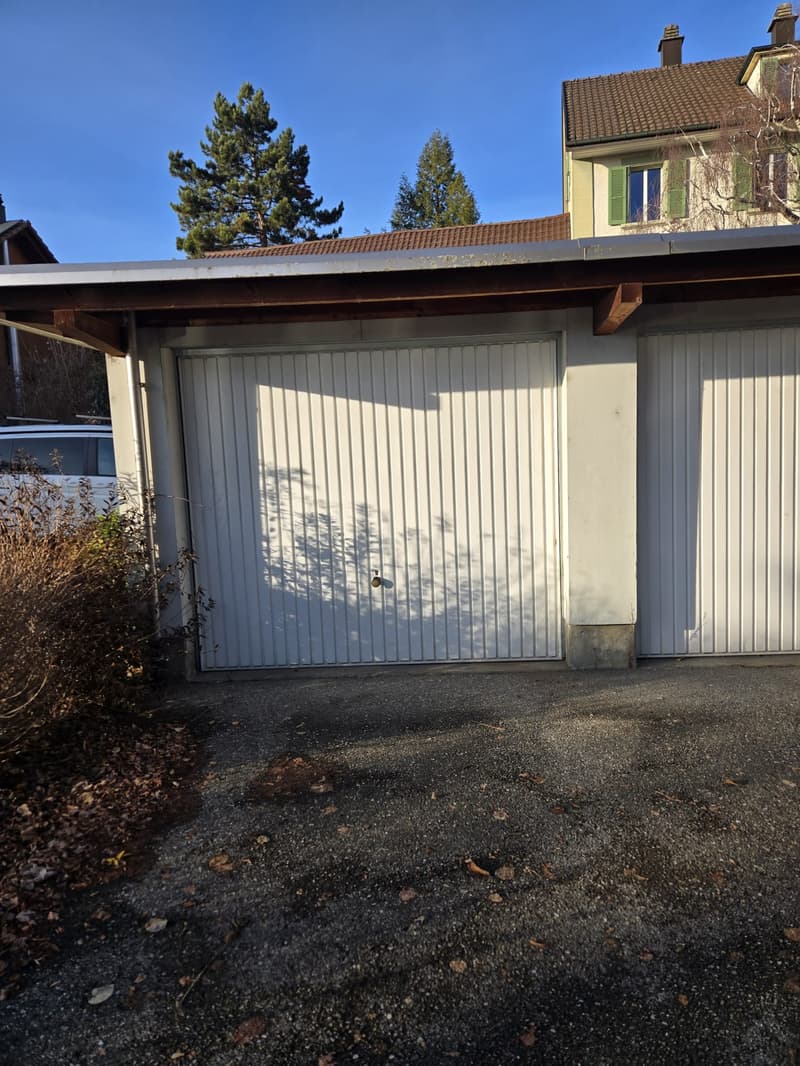 Zu vermieten in Laupen: Garagenbox (1)
