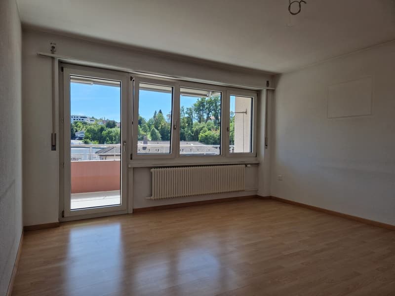 Zentral gelegene 4.5 Zimmer-Familienwohnung (5)