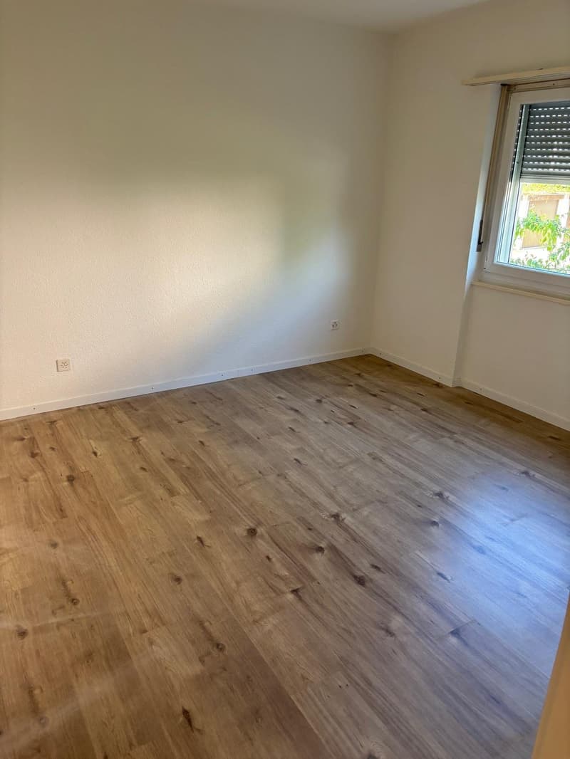 Helle 4-Zimmer-Wohnung im Hochparterre mit Balkon in Studen (4)