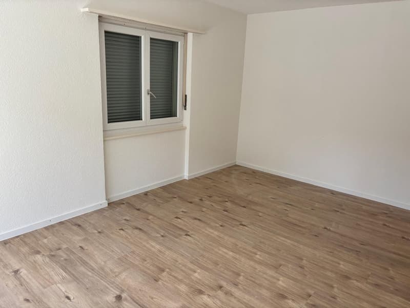 Helle 4-Zimmer-Wohnung im Hochparterre mit Balkon in Studen (5)