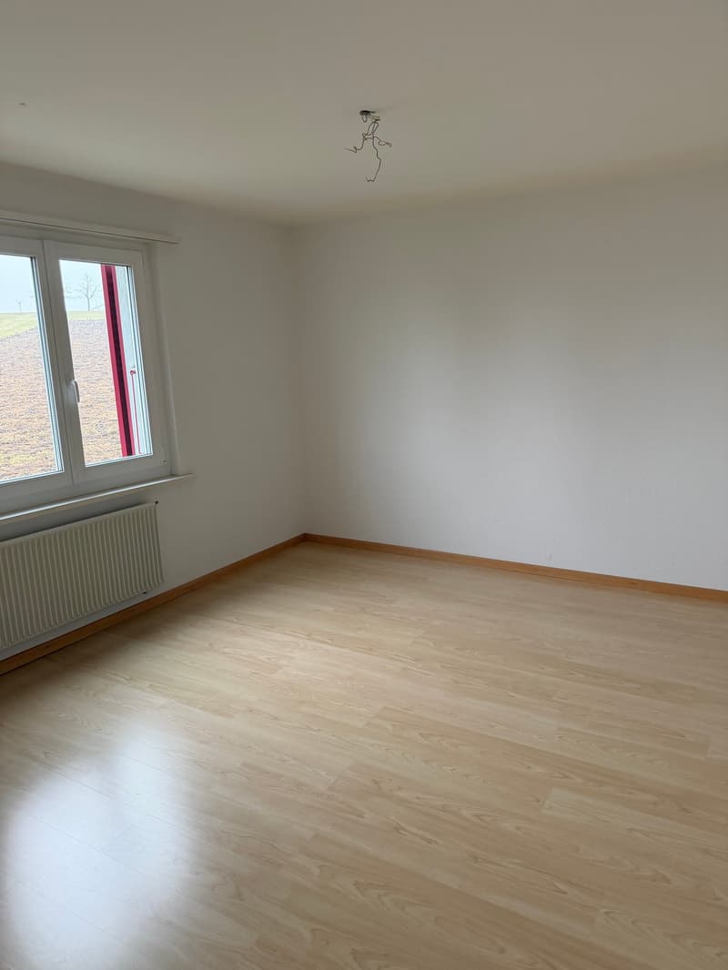 Wir vermieten zwei schöne Wohnungen in Koppigen an ruhiger Lage mit Weitsicht (9)