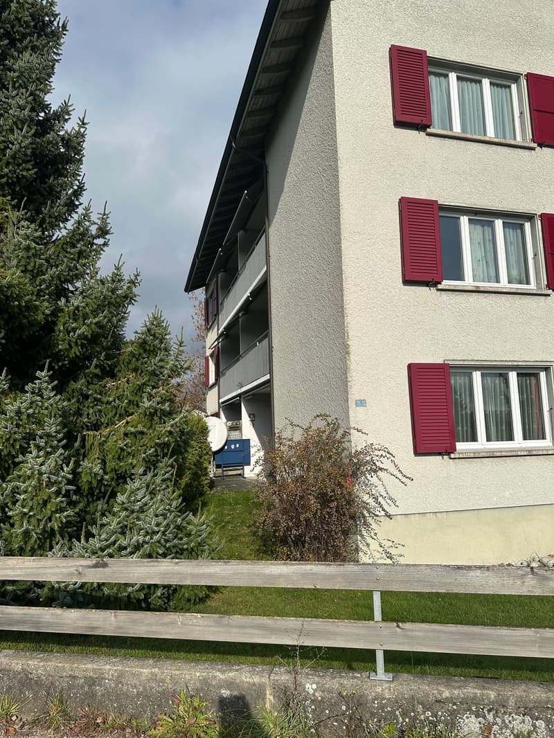 Wir vermieten zwei schöne Wohnungen in Koppigen an ruhiger Lage mit Weitsicht (1)