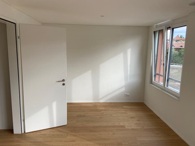 Moderne 4.5-Zimmer-Wohnung mit Balkon und Minergie-Zertifizierung in Fraubrunnen (7)