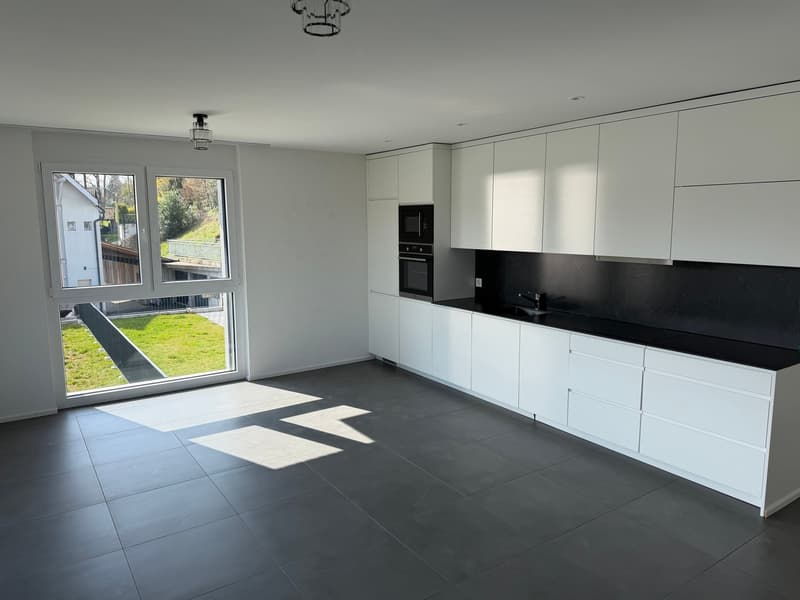 Moderne 3.5-Zimmer-Wohnung mit grosser Terrasse und Balkon (5)