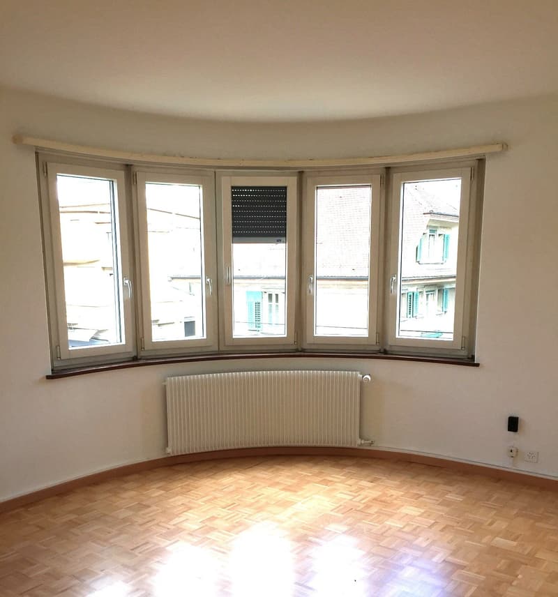Grosszügige 4-Zimmerwohnung mit Pilatussicht im Zentrum von Kriens (5)