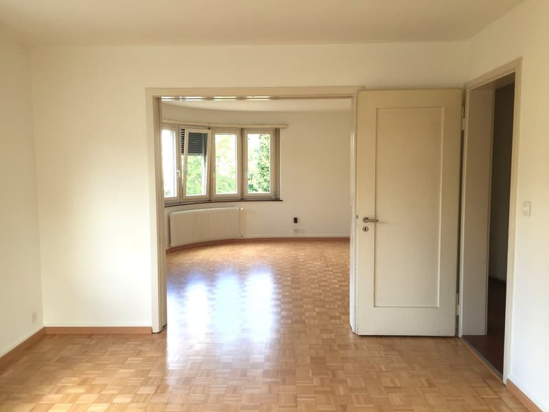 Grosszügige 4-Zimmerwohnung mit Pilatussicht im Zentrum von Kriens (4)