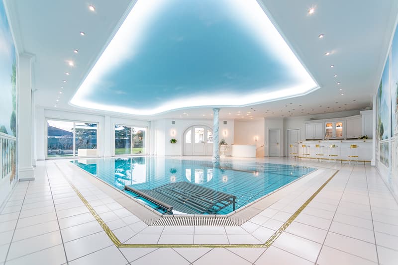 Hallenbad