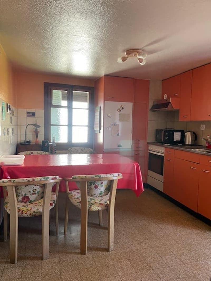 Maison de caractère au coeur du village avec vue dégagée - bon potentiel, *SMJ Habitat* (2)