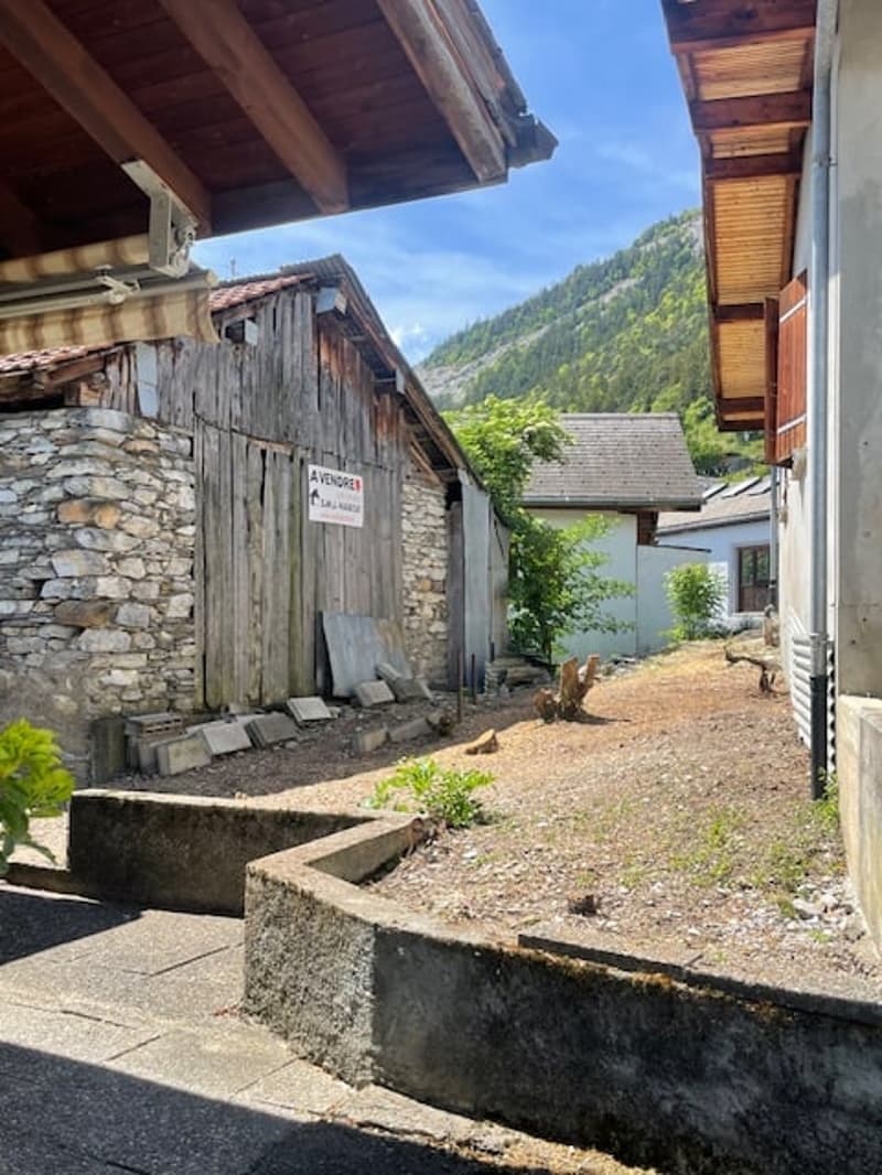 Maison de village à rénover avec deux granges, *SMJ Habitat* (3)