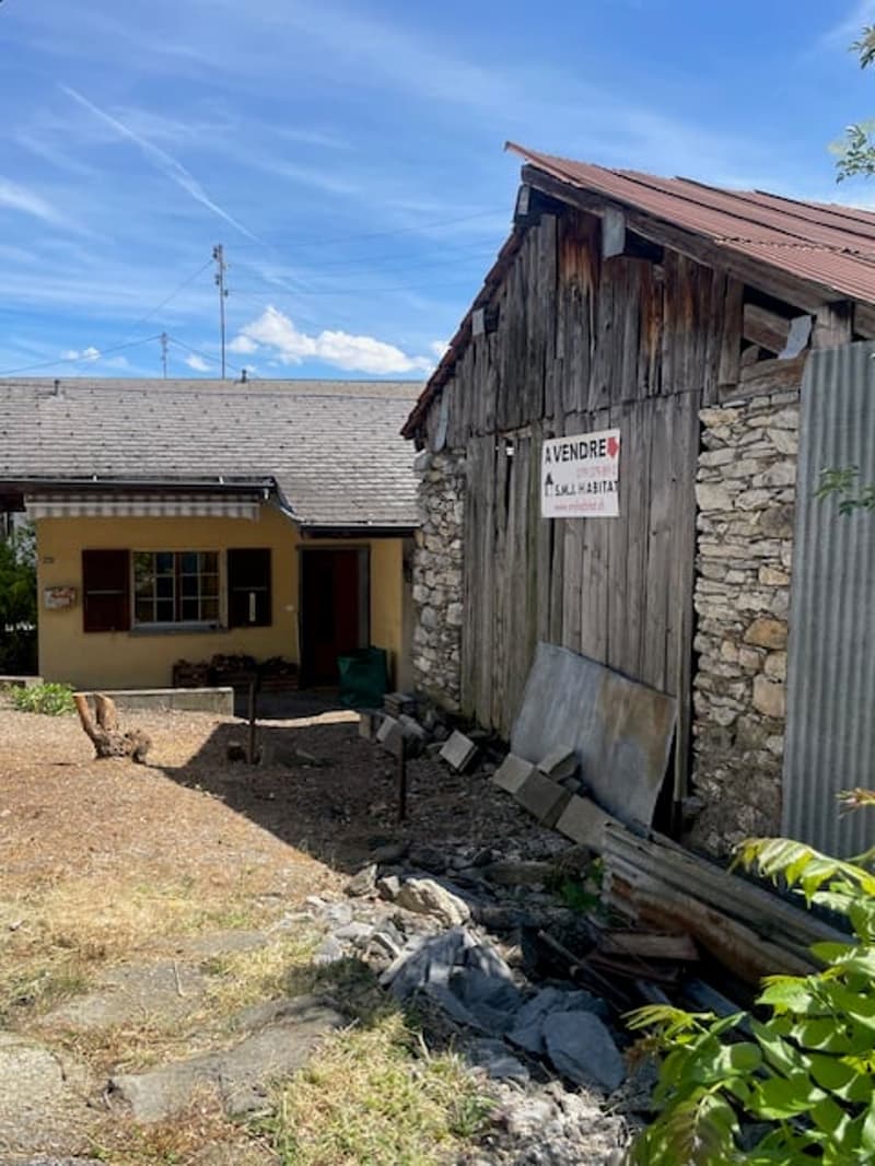 Maison de village à rénover avec deux granges, *SMJ Habitat* (12)