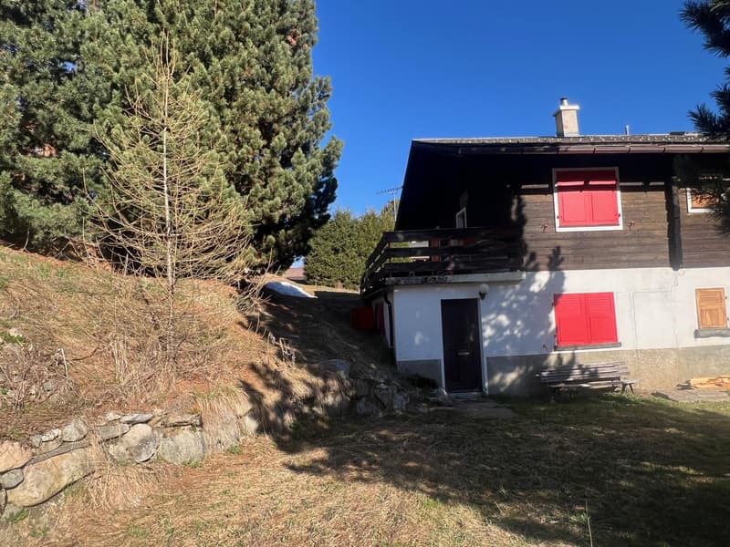 Occasion à saisir a vendre à la Tzoumaz chalet mitoyen de 4 pièces dans quartier calme (2)
