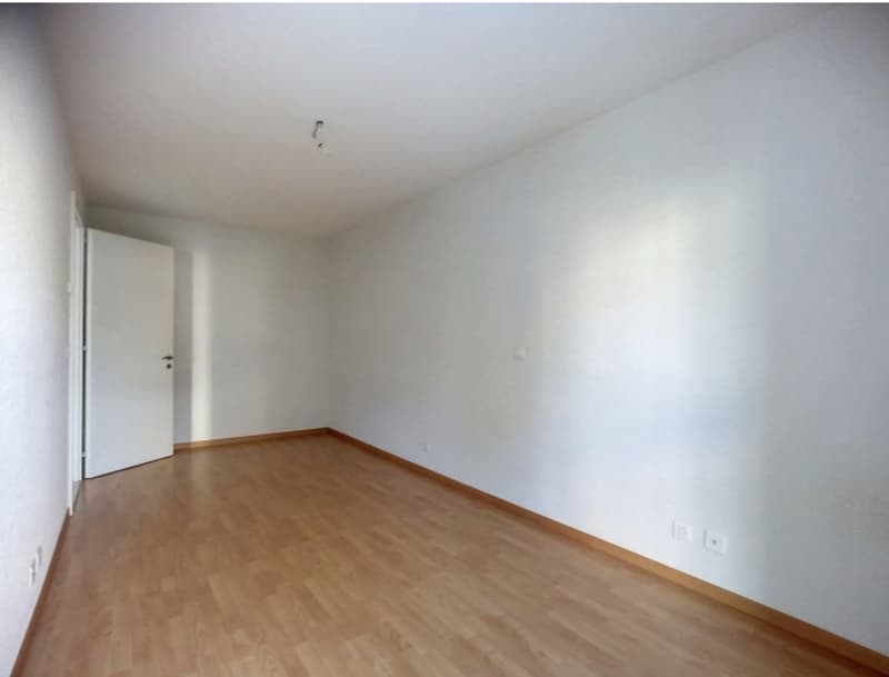 A vendre charmant 2.5 pièce au centre ville de Sion avec garage (4)