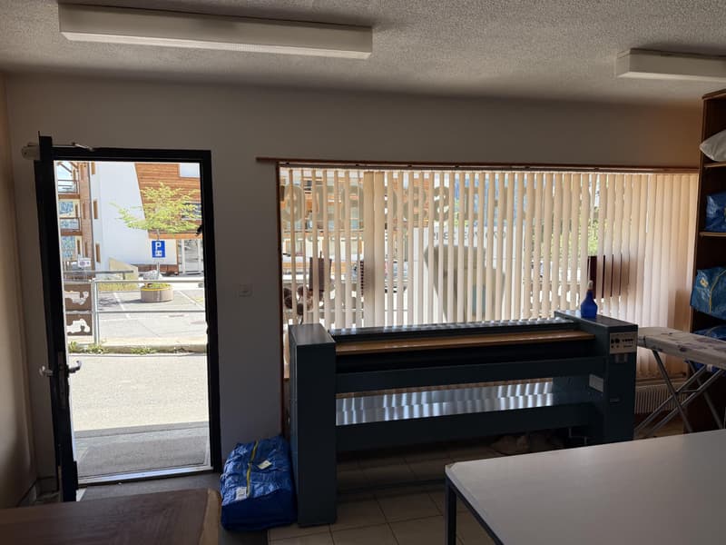 A vendre à la Tzoumaz un local commercial utlisé actuellement comme blanchisserie (4)