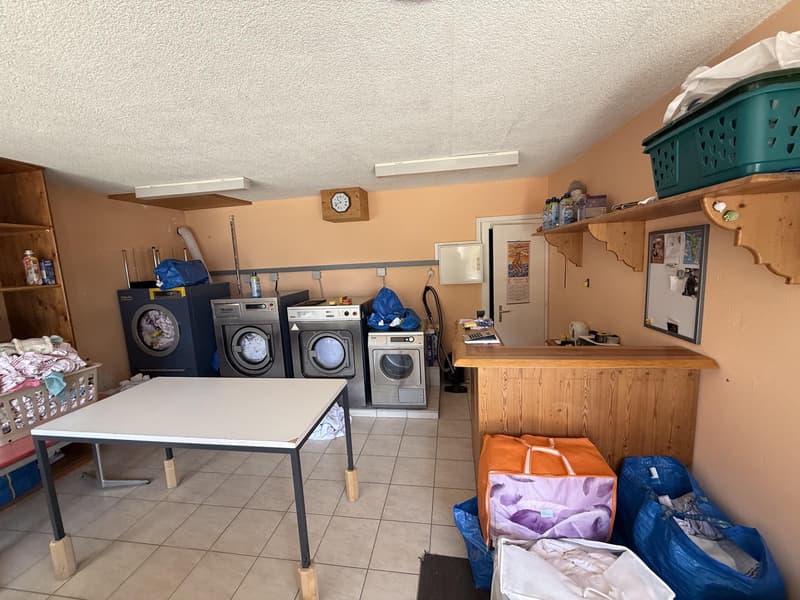 A vendre à la Tzoumaz un local commercial utlisé actuellement comme blanchisserie (2)