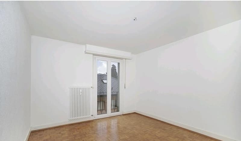Appartement 4 pièces à louer à la rue du Petit-Chasseur à Sion au dernier étage d'un petit immeuble avec balcon (5)