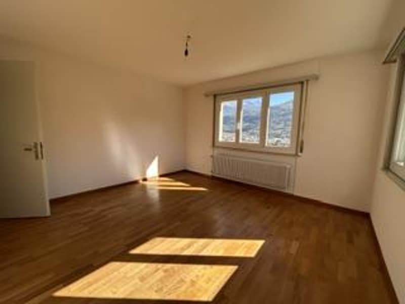 A louer splendide 4.5 pièces dans le quartier résidentiel de Gravelone à Sion (12)