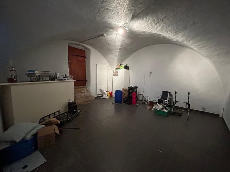 Hôtel historique au cœur de Moutier à vendre (3)
