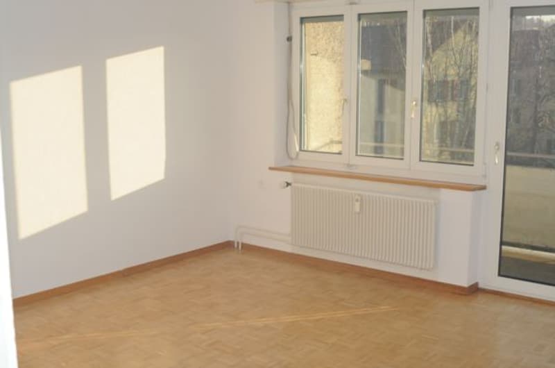 Wohnzimmer mit Balkon
