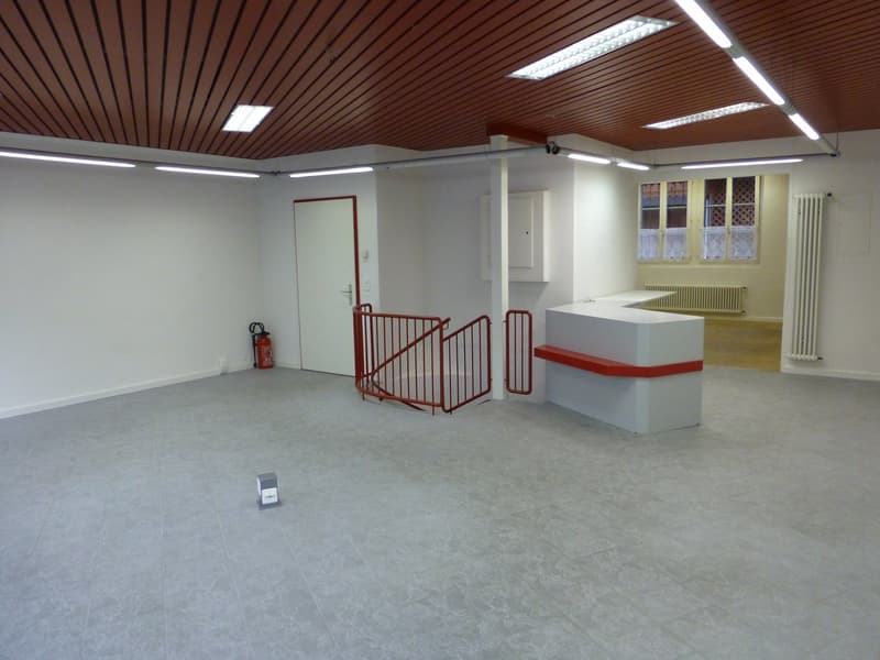 Sales shop/practice/office next to Kafi Riggi (4)