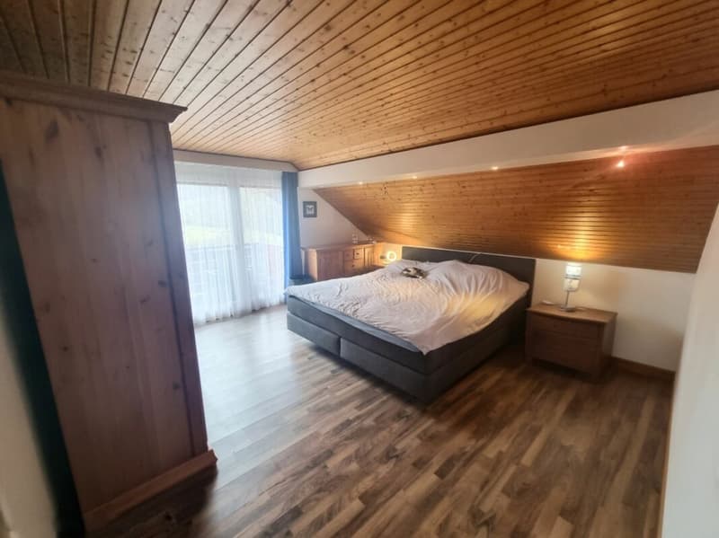 Grosszügigies Einfamilienhaus mit grossem Garten und Weitblick (14)