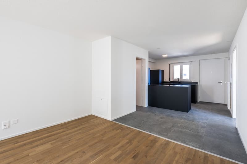Erstbezug nach Totalsaierung! 2.5-Zimmerwohnung mit Traumküche sucht neuen Mieter (2)