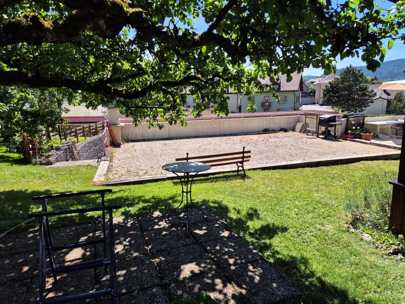 Grand appartement de 3 pièces avec véranda offrant l'accès au jardin (7)