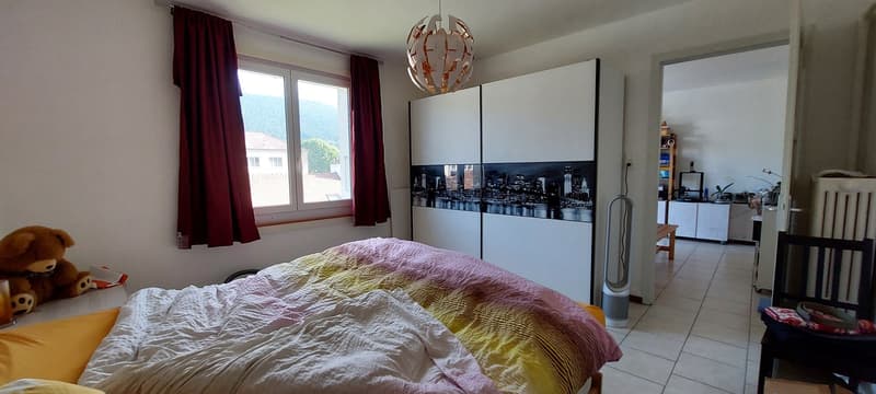 Appartement lumineux de 3 pièces avec balcon à Fleurier (2)