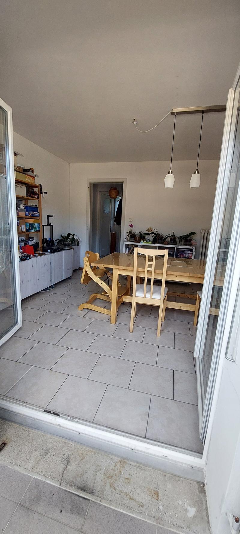 Appartement lumineux de 3 pièces avec balcon à Fleurier (5)