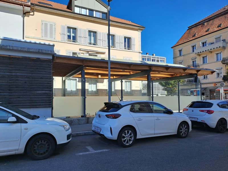 Grand local commercial de plain-pied avec grand couvert (14)