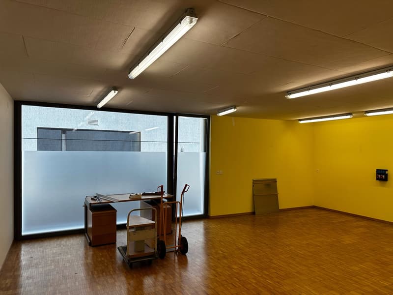 Helles 1.5-Zimmer-Büro im Erdgeschoss in Mellingen (2)