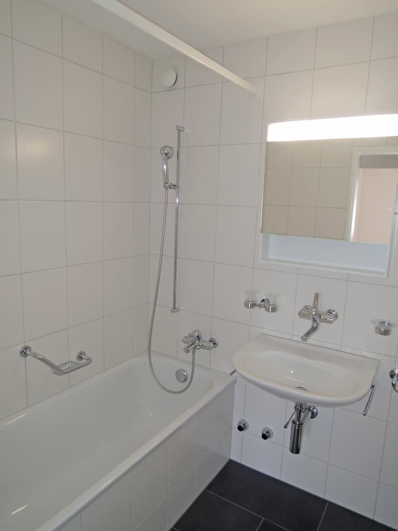 Bad (Foto stammt aus einer vergleichbaren Wohnung im 3. Stock)